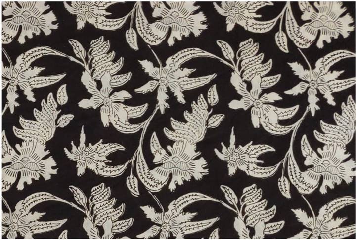 White Leaf Floral Pattern